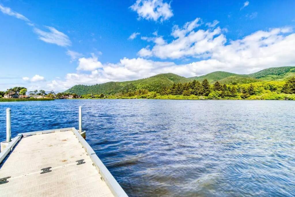 Сasa de vacaciones Tiki Escape W/ Amazing Mountain And Marsh Backdrop